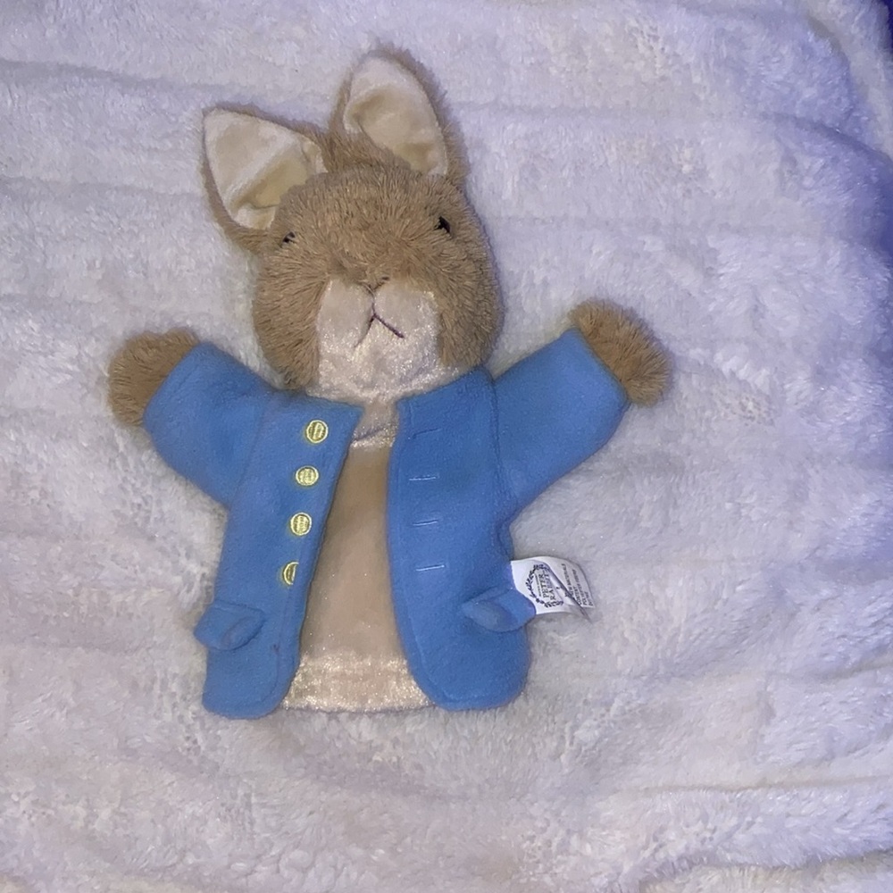 Plush GUND Peter Rabbit Bunny Hand Puppet with Blue Coat preowned super cute